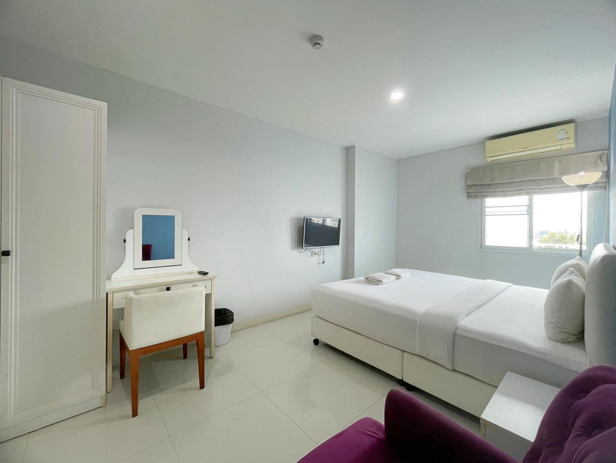 Hotel Baan Pattaya By Sabai Extérieur photo