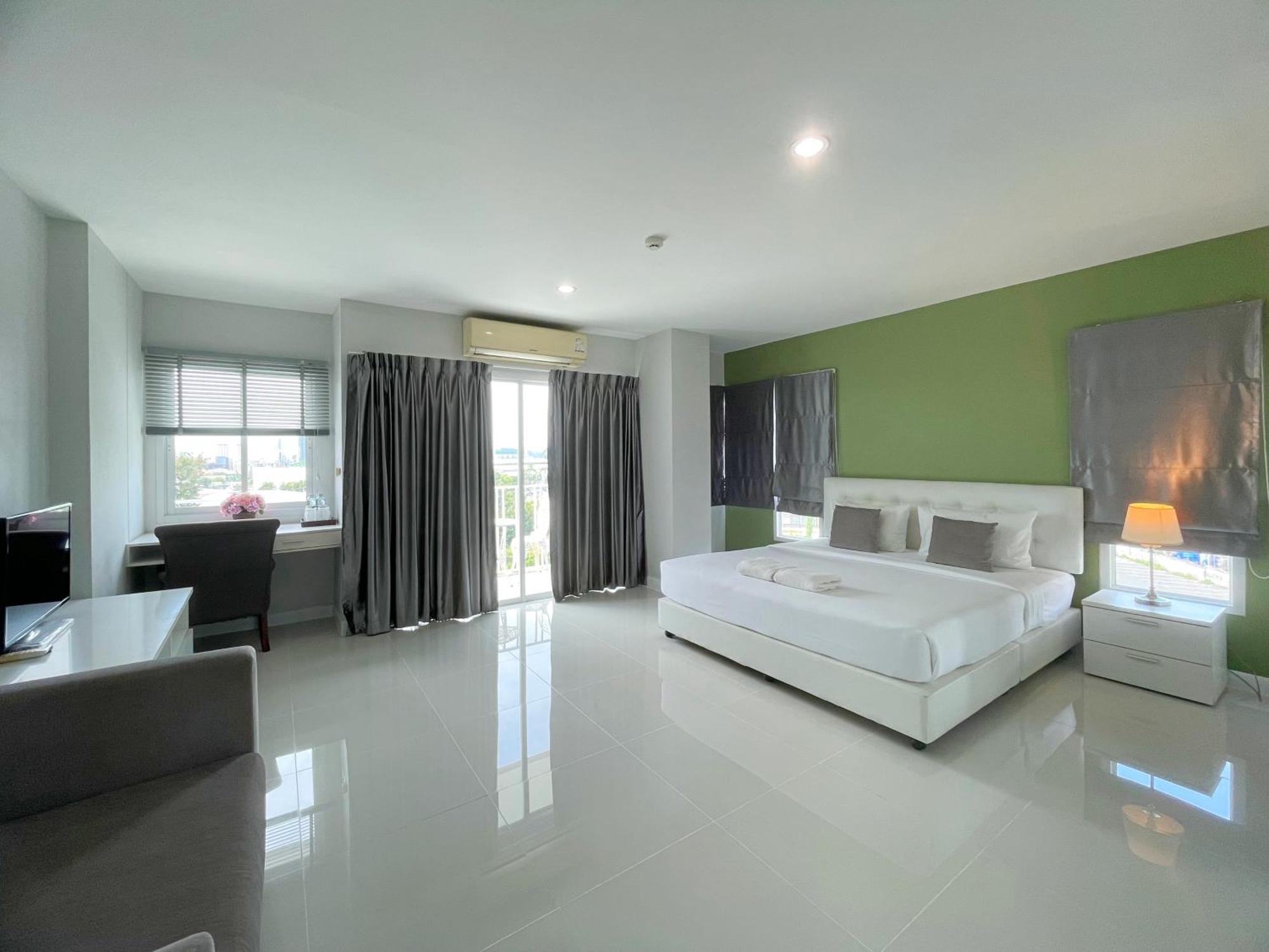 Hotel Baan Pattaya By Sabai Extérieur photo