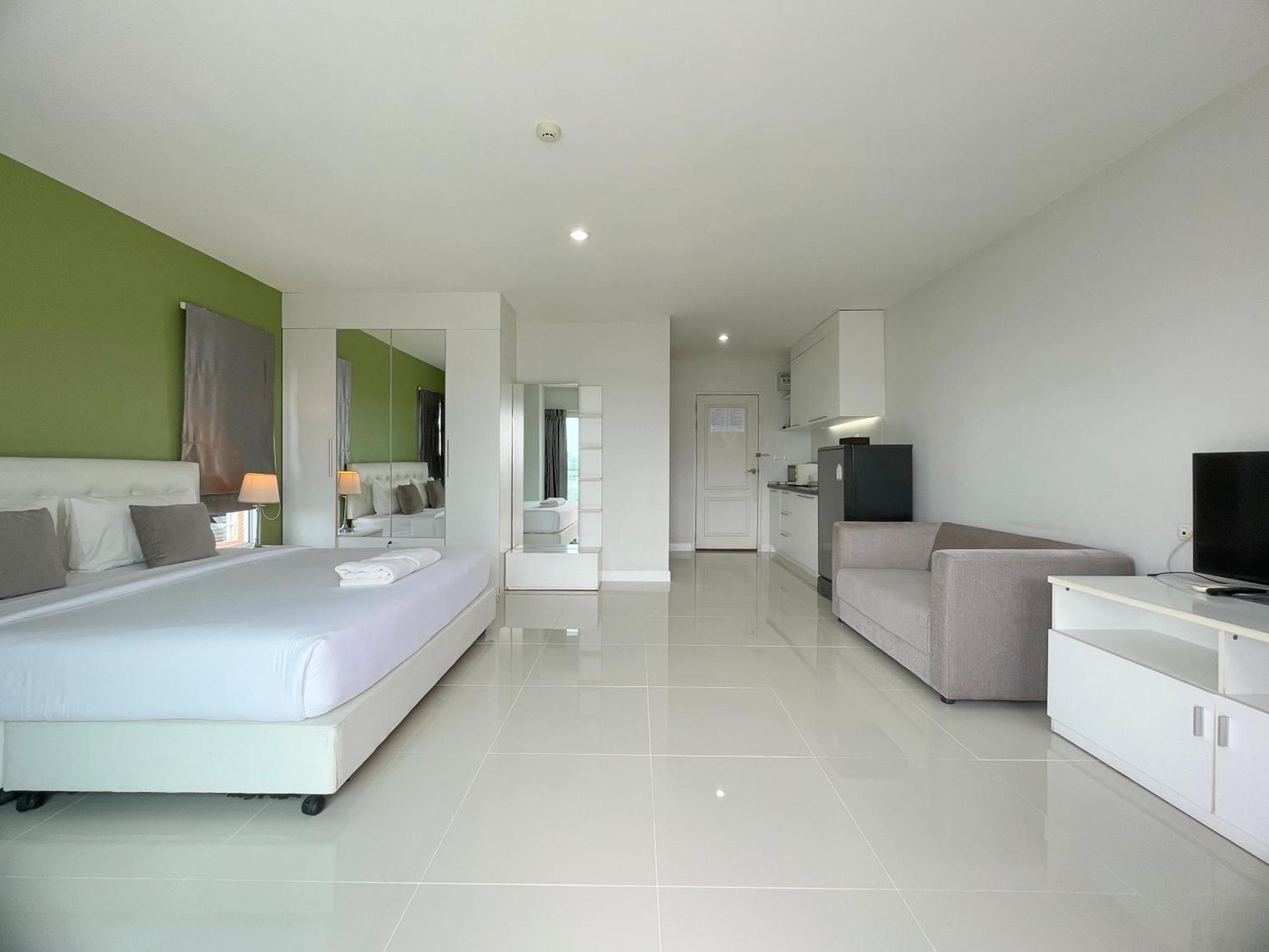 Hotel Baan Pattaya By Sabai Extérieur photo