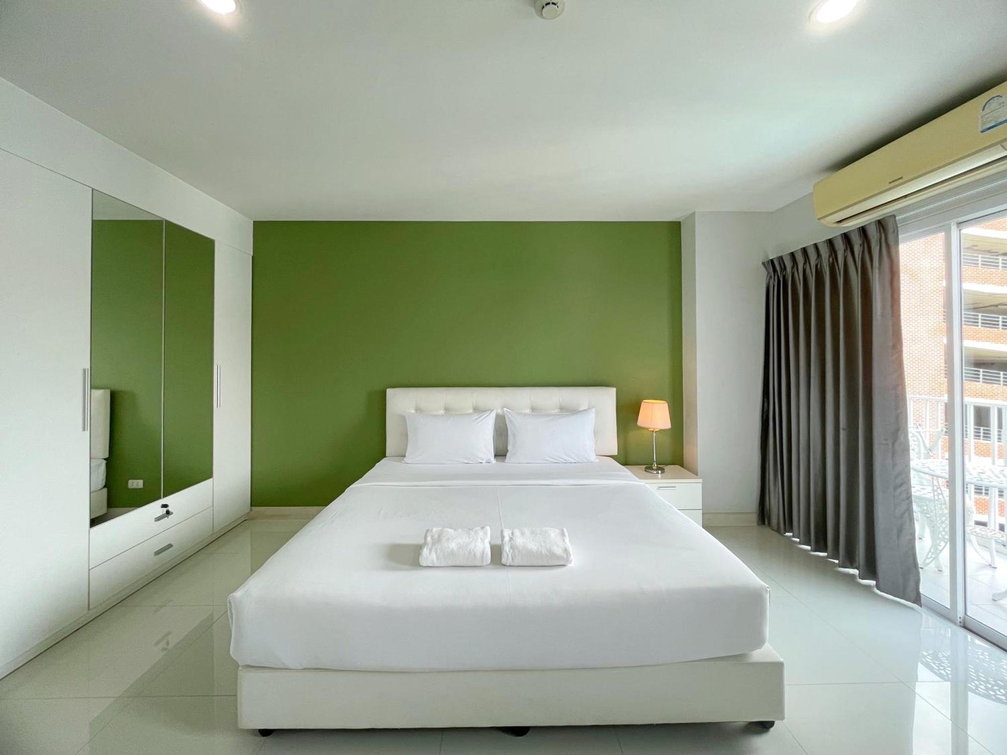Hotel Baan Pattaya By Sabai Extérieur photo