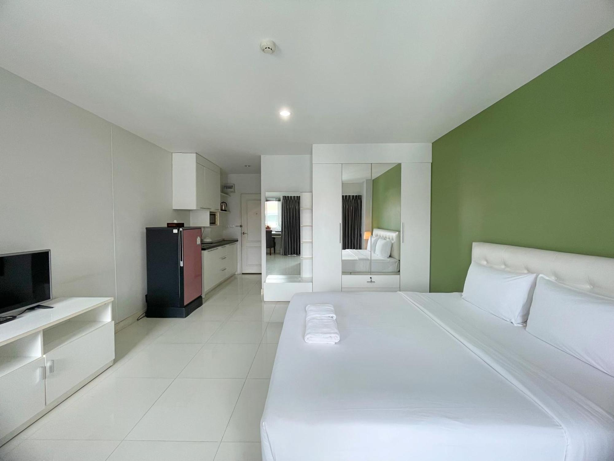 Hotel Baan Pattaya By Sabai Extérieur photo