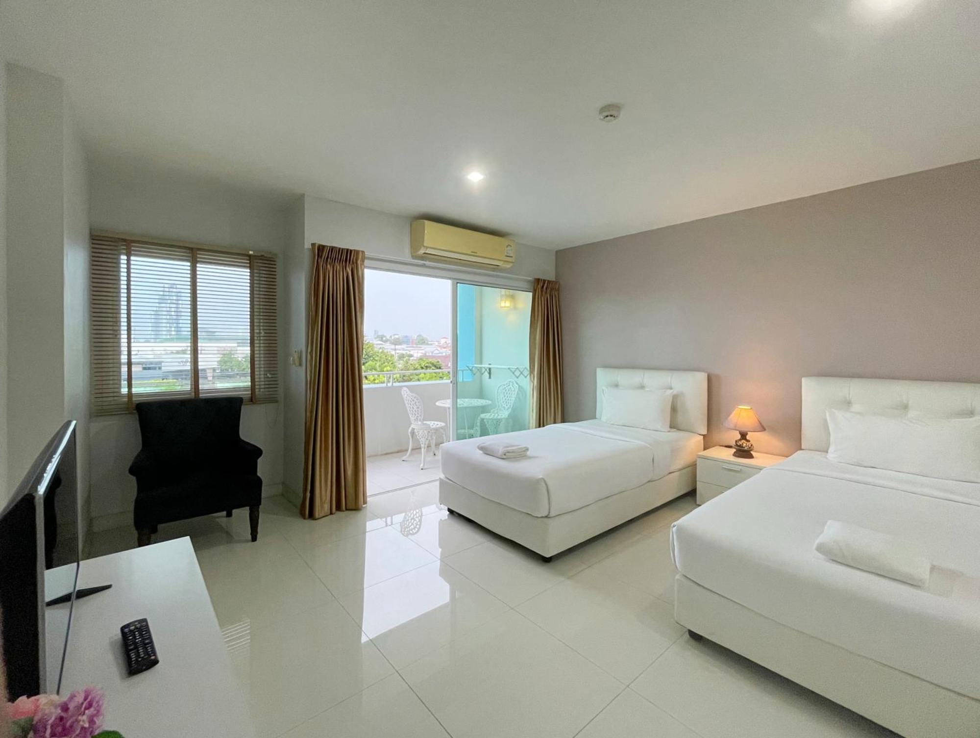 Hotel Baan Pattaya By Sabai Extérieur photo