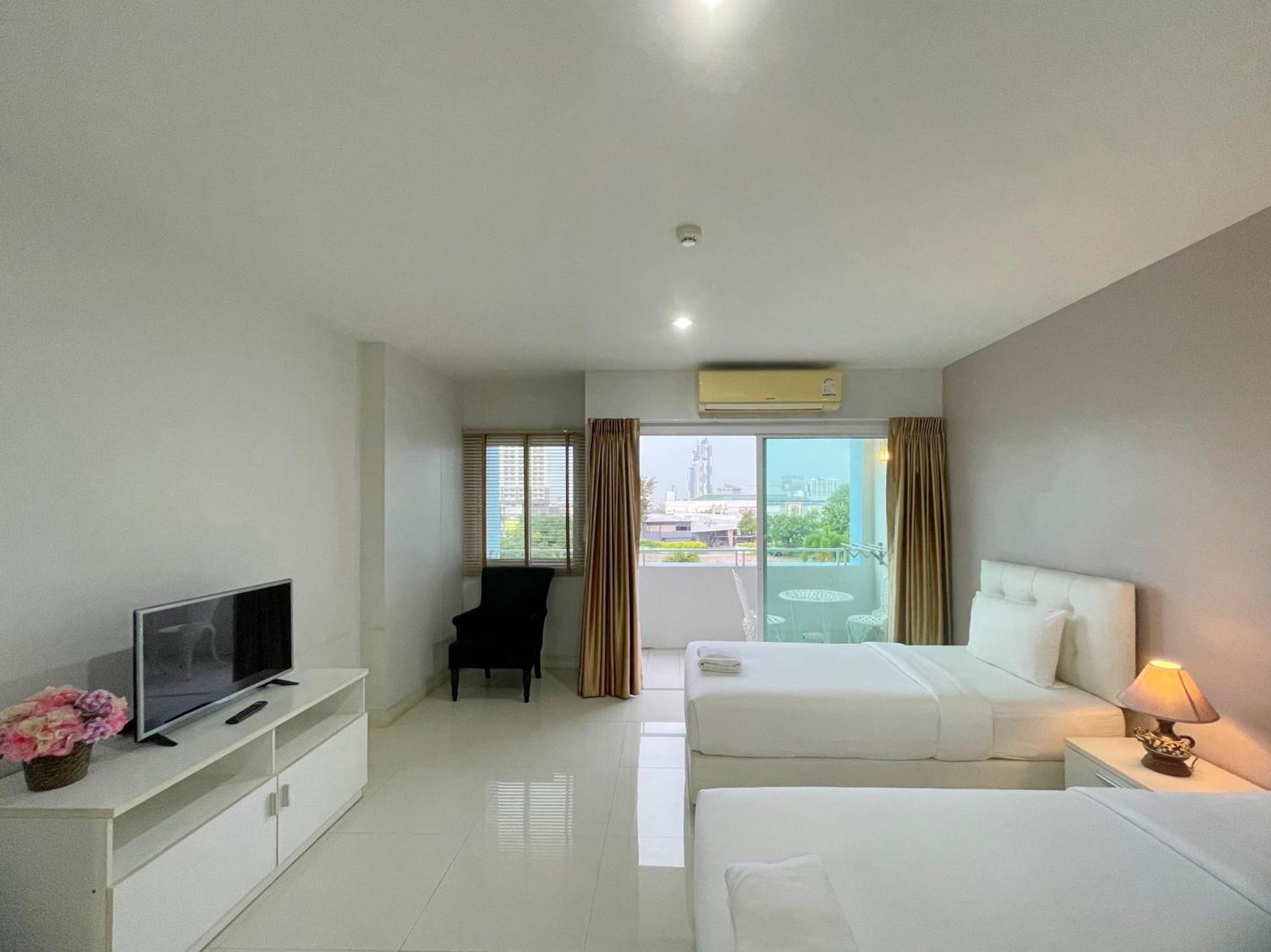 Hotel Baan Pattaya By Sabai Extérieur photo
