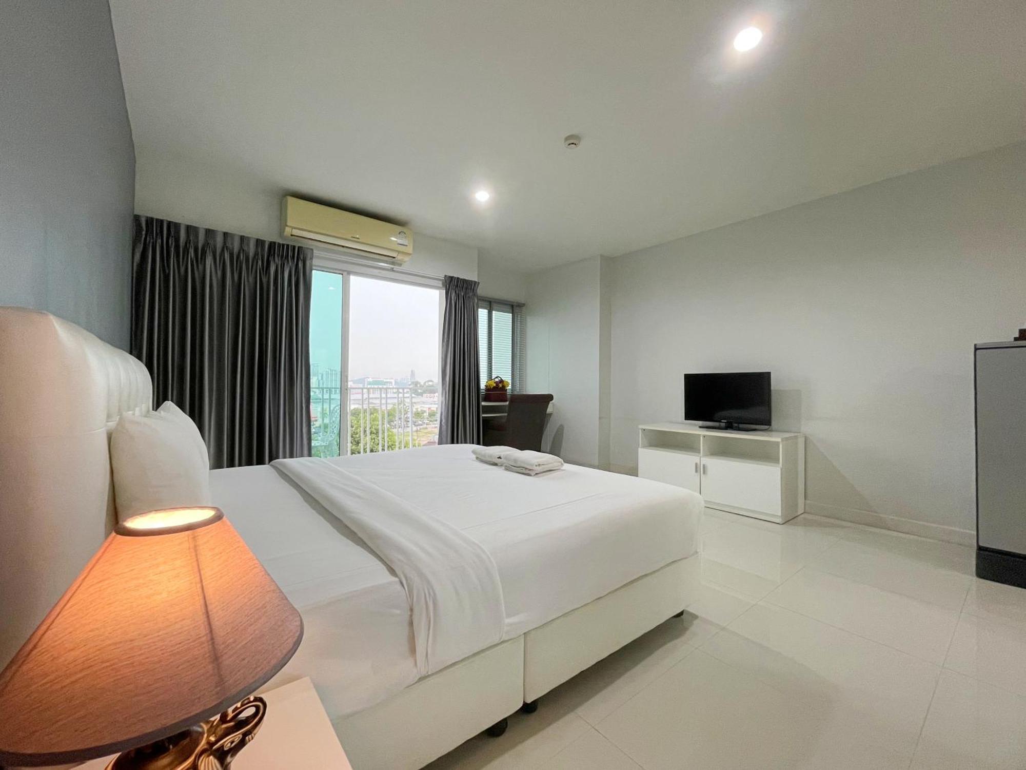 Hotel Baan Pattaya By Sabai Extérieur photo