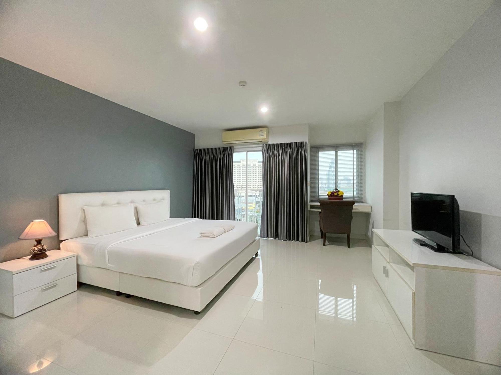Hotel Baan Pattaya By Sabai Extérieur photo