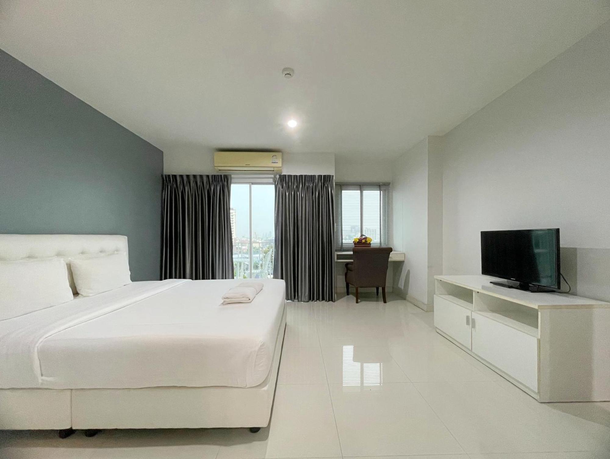Hotel Baan Pattaya By Sabai Extérieur photo