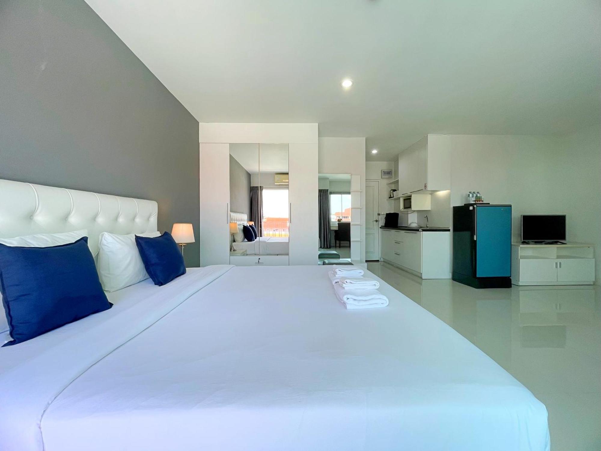 Hotel Baan Pattaya By Sabai Extérieur photo