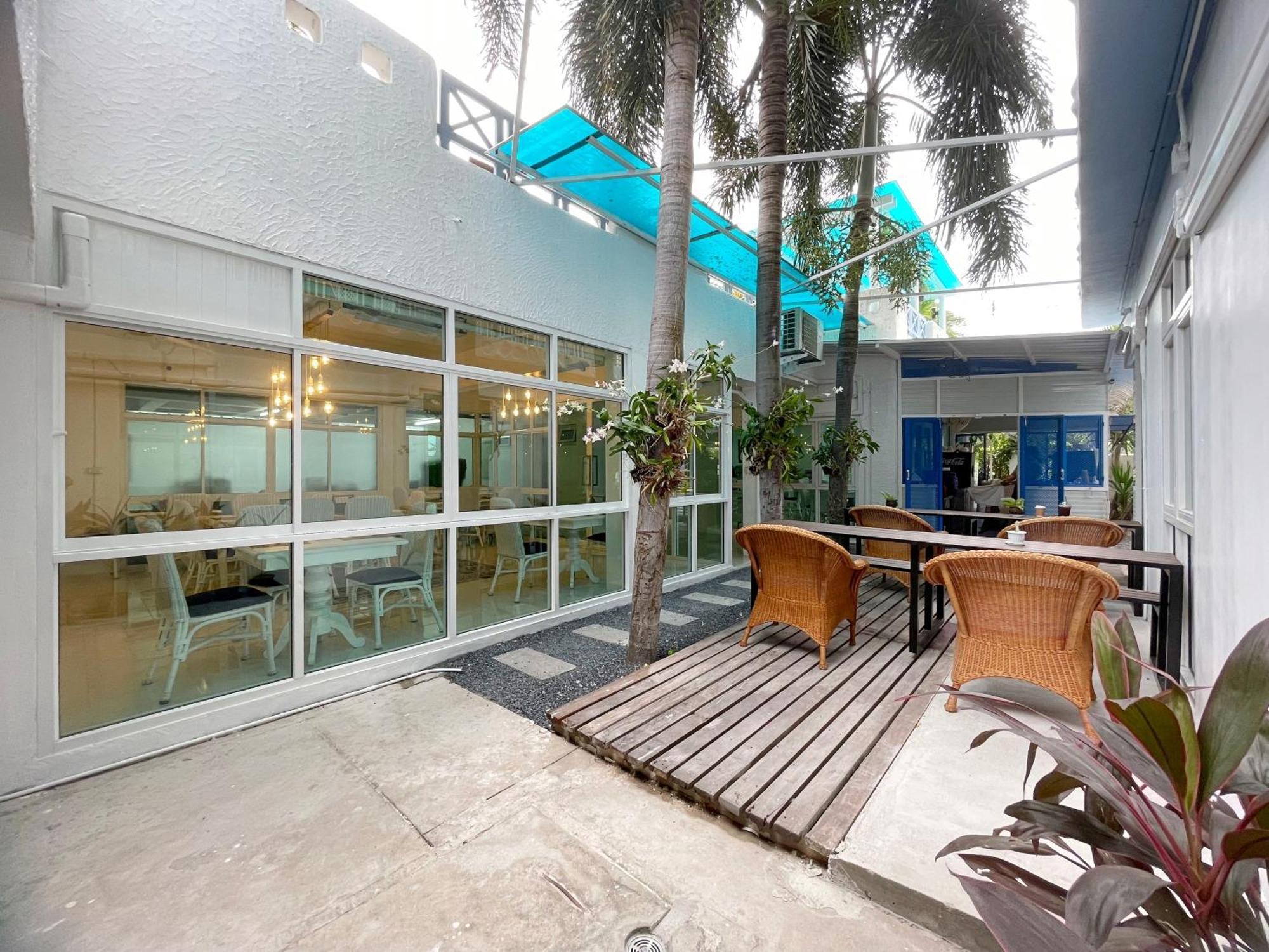 Hotel Baan Pattaya By Sabai Extérieur photo