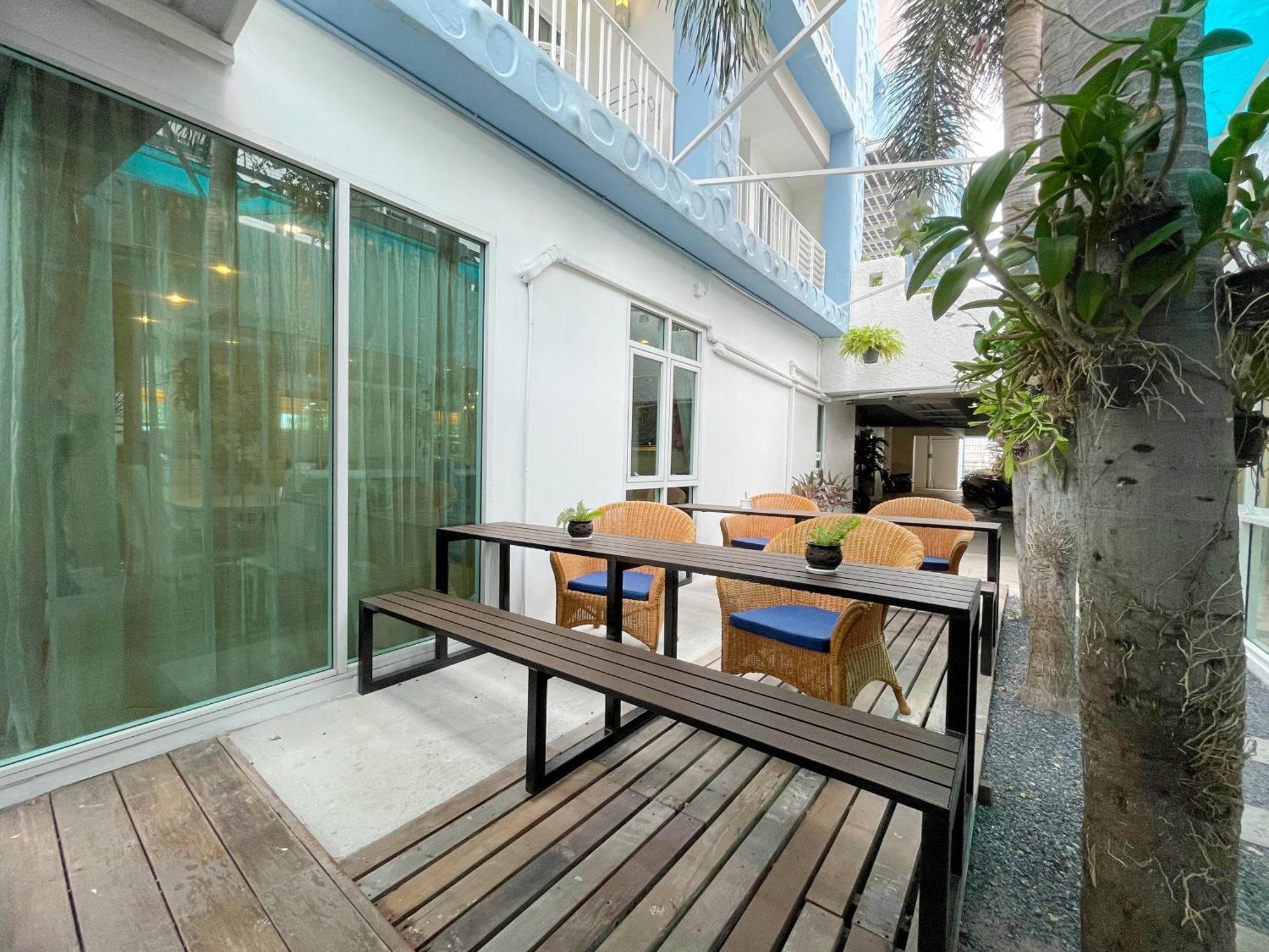 Hotel Baan Pattaya By Sabai Extérieur photo